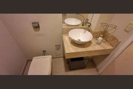 Casa à venda com 272m², 3 quartos e 4 vagasLavabo 2