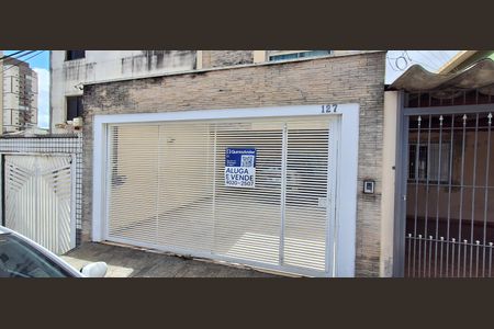 Casa à venda com 272m², 3 quartos e 4 vagasFachada