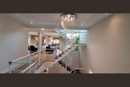 Casa à venda com 272m², 3 quartos e 4 vagasEscada