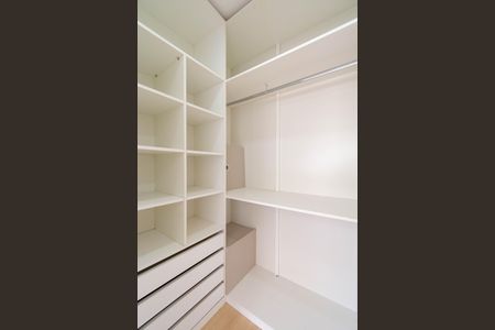 Apartamento para alugar com 70m², 3 quartos e 1 vagaCloset da Suíte