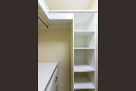 Apartamento à venda com 57m², 2 quartos e 1 vaga Apartamento à venda com 57m², 2 quartos e 1 vagaCloset