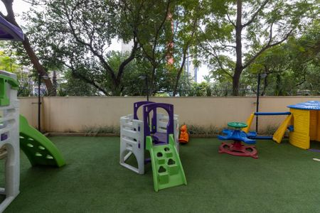 Apartamento à venda com 57m², 2 quartos e 1 vaga Apartamento à venda com 57m², 2 quartos e 1 vagaÁrea comum - Playground