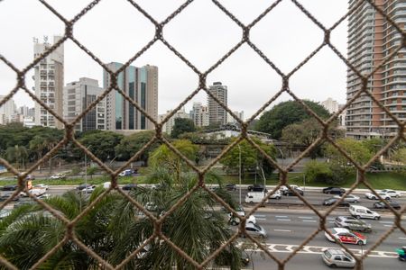Apartamento à venda com 57m², 2 quartos e 1 vaga Apartamento à venda com 57m², 2 quartos e 1 vagaVista da Sacada