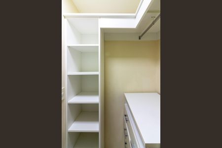 Apartamento à venda com 57m², 2 quartos e 1 vaga Apartamento à venda com 57m², 2 quartos e 1 vagaCloset