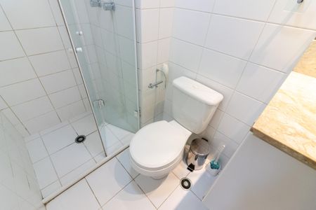 Apartamento à venda com 57m², 2 quartos e 1 vaga Apartamento à venda com 57m², 2 quartos e 1 vagaBanheiro