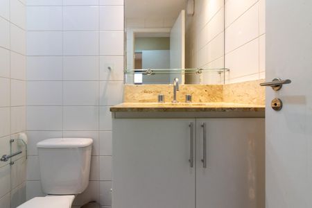 Apartamento à venda com 57m², 2 quartos e 1 vaga Apartamento à venda com 57m², 2 quartos e 1 vagaBanheiro