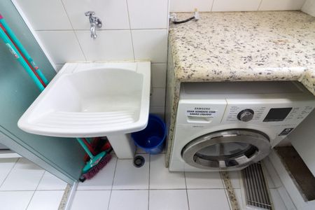 Apartamento à venda com 57m², 2 quartos e 1 vaga Apartamento à venda com 57m², 2 quartos e 1 vagaÁrea de Serviço
