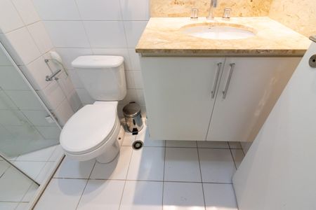 Apartamento à venda com 57m², 2 quartos e 1 vaga Apartamento à venda com 57m², 2 quartos e 1 vagaBanheiro