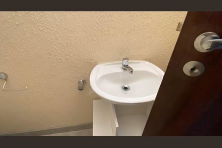 Casa de condomínio para alugar com 96m², 3 quartos e 2 vagasLavabo