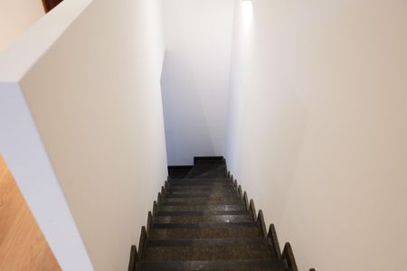 Casa de condomínio para alugar com 96m², 3 quartos e 2 vagasEscada