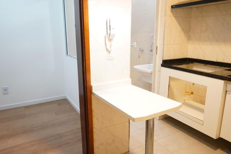 Casa de condomínio para alugar com 96m², 3 quartos e 2 vagasCozinha