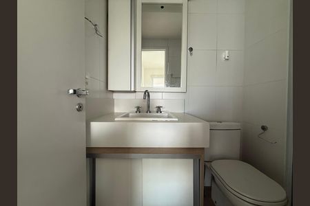 Banheiro social de kitnet/studio para alugar com 1 quarto, 35m² em Campos Elíseos, São Paulo