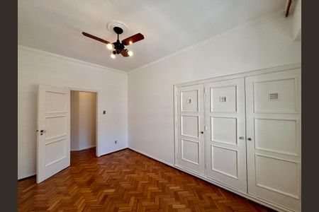 Apartamento à venda com 230m², 3 quartos e 1 vagaQuarto 2