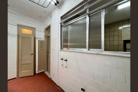 Apartamento à venda com 230m², 3 quartos e 1 vagaÁrea de Serviço