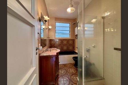 Apartamento à venda com 230m², 3 quartos e 1 vagaBanheiro da Suíte