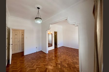 Apartamento à venda com 230m², 3 quartos e 1 vagaSuíte