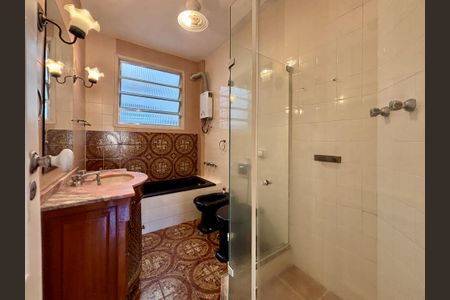 Apartamento à venda com 230m², 3 quartos e 1 vagaBanheiro da Suíte