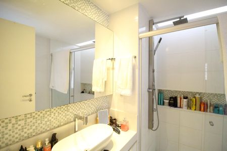 Apartamento para alugar com 110m², 4 quartos e 2 vagasBanheiro da suíte