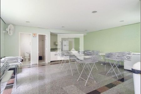 Apartamento para alugar com 55m², 2 quartos e 1 vaga Apartamento para alugar com 55m², 2 quartos e 1 vagaÁrea comum - Salão de festas