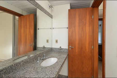 Banheiro Suíte de apartamento para alugar com 1 quarto, 50m² em Lourdes, Belo Horizonte