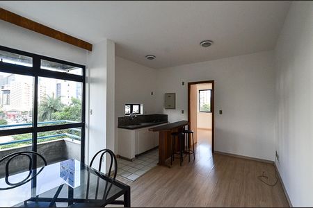 Sala Ambientes de apartamento para alugar com 1 quarto, 50m² em Lourdes, Belo Horizonte