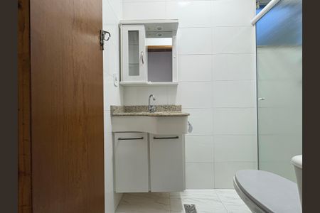 Casa à venda com 137m², 3 quartos e 2 vagas Casa à venda com 137m², 3 quartos e 2 vagasBanheiro