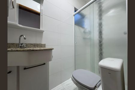 Casa à venda com 137m², 3 quartos e 2 vagas Casa à venda com 137m², 3 quartos e 2 vagasBanheiro