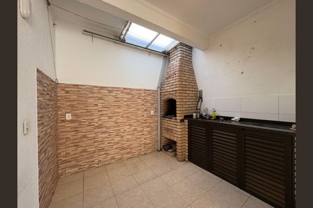 Casa à venda com 137m², 3 quartos e 2 vagas Casa à venda com 137m², 3 quartos e 2 vagasÁrea gourmet