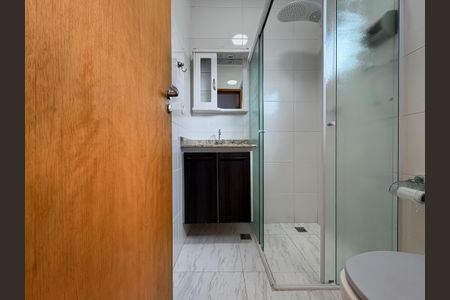 Casa à venda com 137m², 3 quartos e 2 vagas Casa à venda com 137m², 3 quartos e 2 vagasBanheiro da Suíte