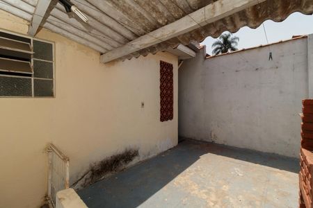 Casa para alugar com 70m², 1 quarto e sem vagaQuintal