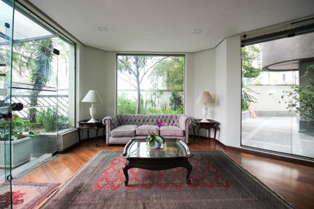 Apartamento para alugar com 137m², 2 quartos e 2 vagasHall