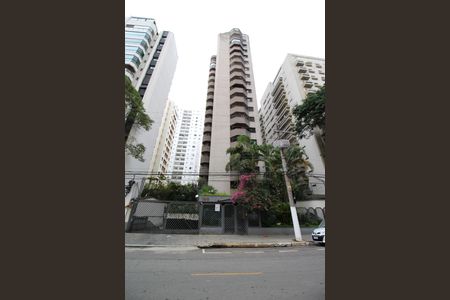 Apartamento para alugar com 137m², 2 quartos e 2 vagasFachada
