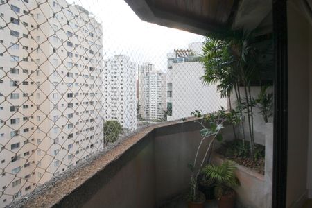 Apartamento para alugar com 137m², 2 quartos e 2 vagasVaranda do Quarto 1 e Suíte  