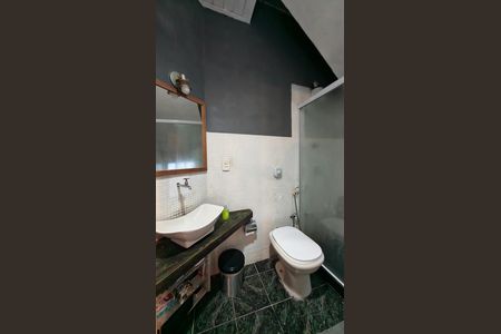 Casa de condomínio à venda com 175m², 3 quartos e 1 vagaBanheiro social