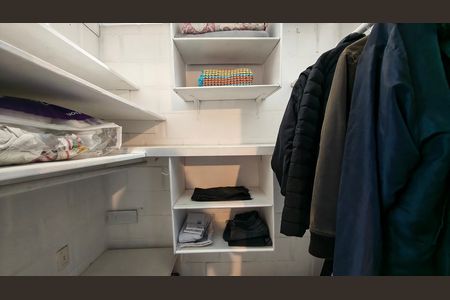 Casa de condomínio à venda com 175m², 3 quartos e 1 vagaCloset da Suíte