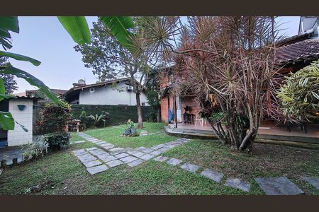 Casa de condomínio à venda com 175m², 3 quartos e 1 vagaÁrea comum