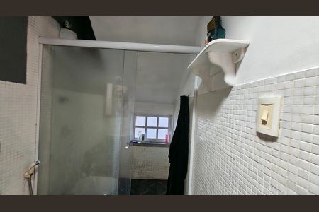 Casa de condomínio à venda com 175m², 3 quartos e 1 vagaBanheiro social