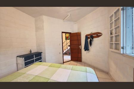 Casa de condomínio à venda com 175m², 3 quartos e 1 vagaQuarto
