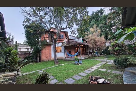 Casa de condomínio à venda com 175m², 3 quartos e 1 vagaÁrea comum