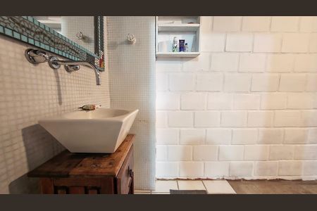 Casa de condomínio à venda com 175m², 3 quartos e 1 vagaBanheiro da Suíte