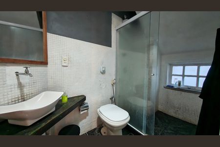 Casa de condomínio à venda com 175m², 3 quartos e 1 vagaBanheiro social