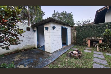 Casa de condomínio à venda com 175m², 3 quartos e 1 vagaÁrea comum