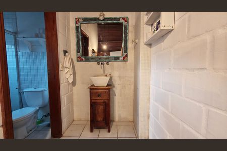 Casa de condomínio à venda com 175m², 3 quartos e 1 vagaBanheiro da Suíte