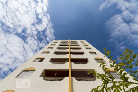 Apartamento à venda com 60m², 2 quartos e 1 vagaFachada
