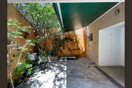 Casa à venda com 203m², 4 quartos e 2 vagasQuintal