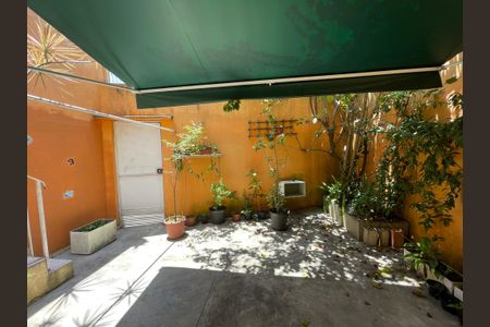 Casa à venda com 203m², 4 quartos e 2 vagasQuintal