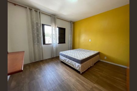 Casa à venda com 203m², 4 quartos e 2 vagasSuíte