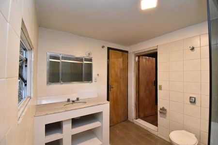 Casa para alugar com 350m², 8 quartos e 5 vagasBanheiro Semi Suíte 1 e 2