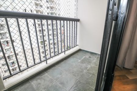 Apartamento para alugar com 117m², 3 quartos e sem vagaVaranda