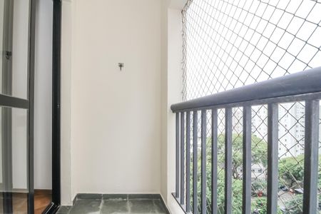 Apartamento para alugar com 117m², 3 quartos e sem vagaVaranda